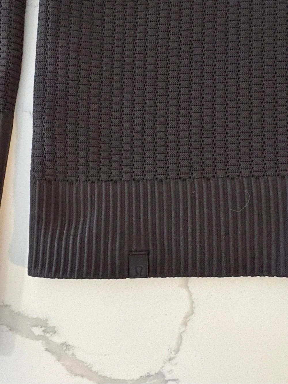 Lululemon Rest Less Pullover ~ 4 ~ Bubble Dot Black